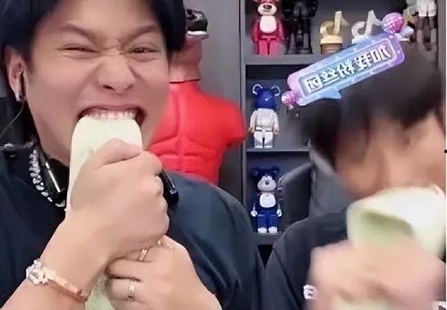 吃瓜群众遇到小杨哥视频,吃瓜群众围观网络奇观