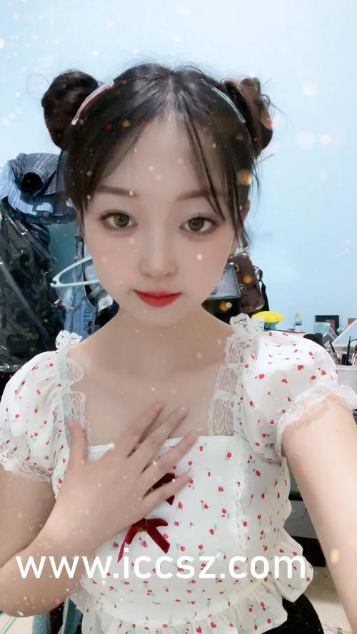 小厨娘在线吃瓜视频,揭秘娱乐圈幕后故事