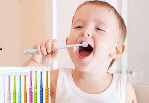 小孩吃瓜掉牙齿的视频,小宝贝吃瓜掉牙萌态十足